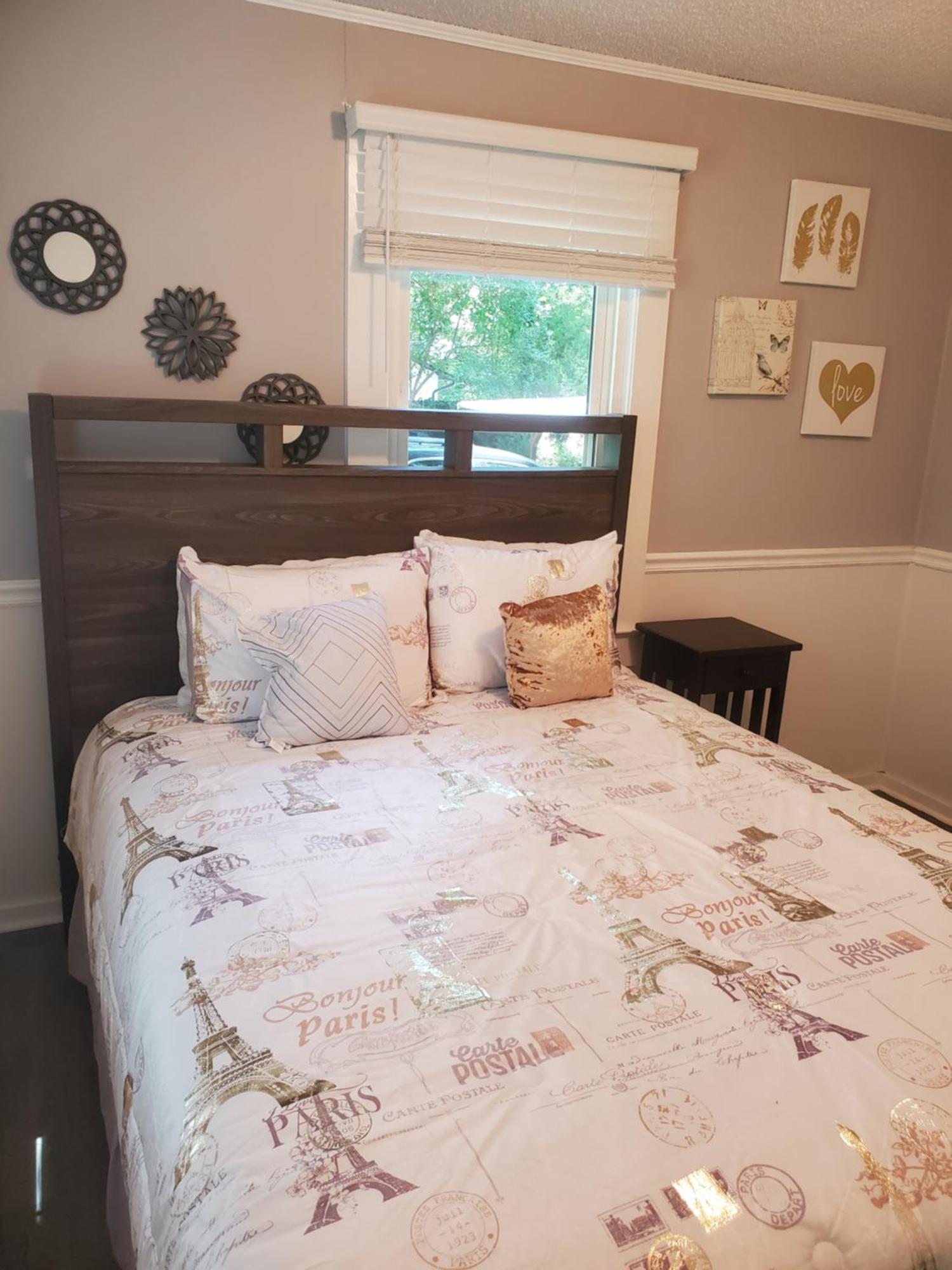 Private Single Level Standalone House Large Lot - 3 Bedrooms 샬럿 외부 사진