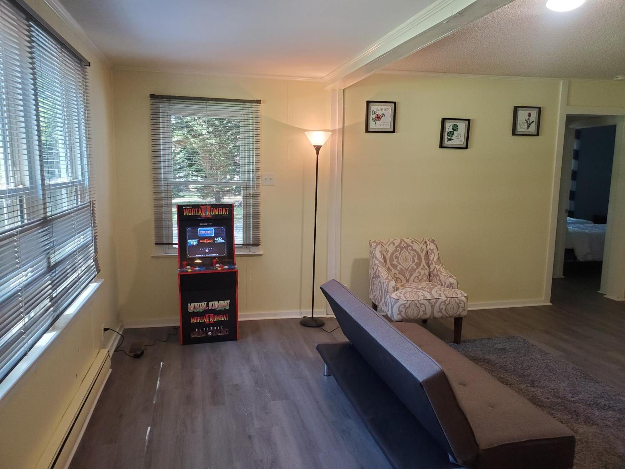 Private Single Level Standalone House Large Lot - 3 Bedrooms 샬럿 외부 사진