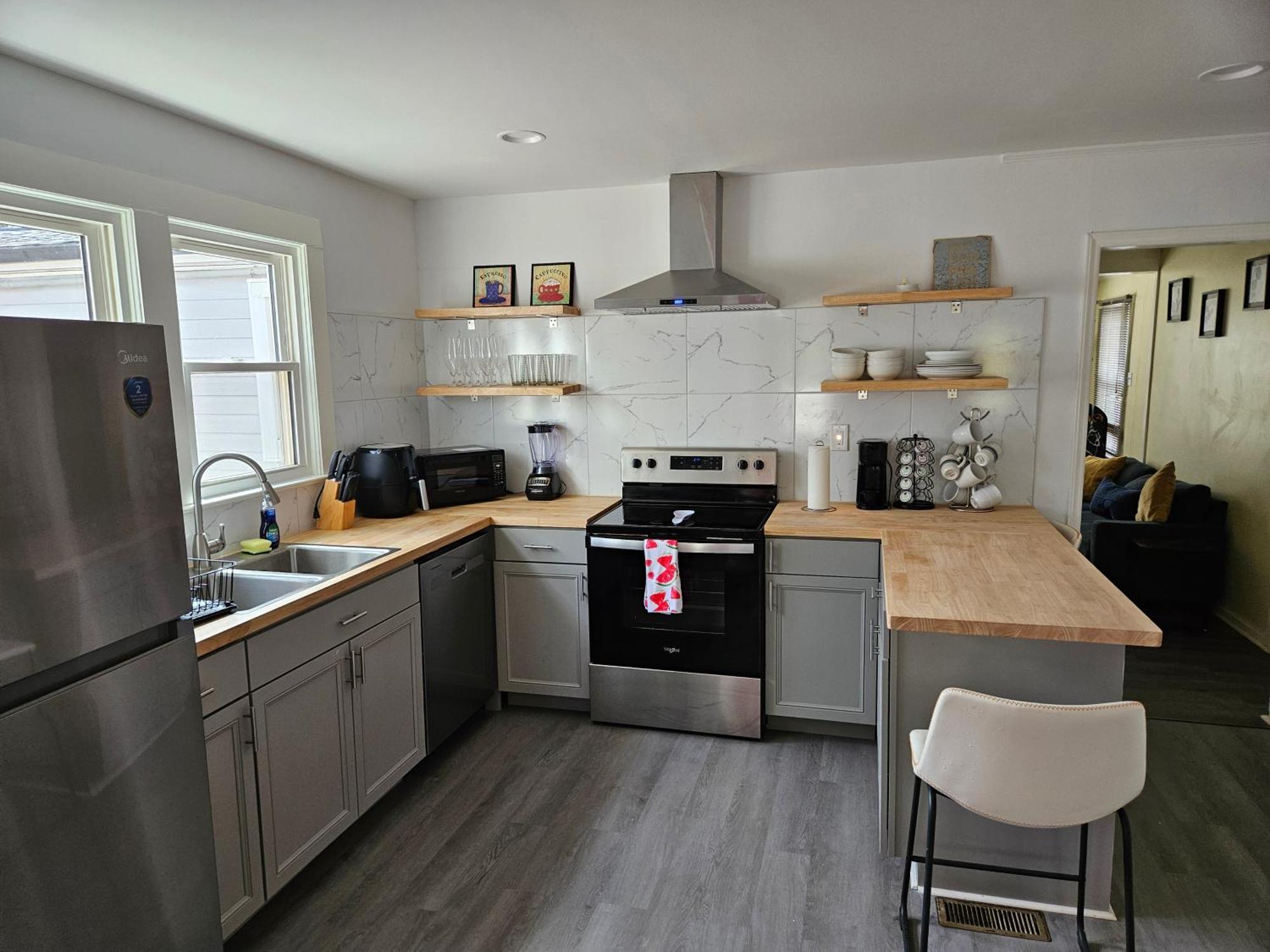 Private Single Level Standalone House Large Lot - 3 Bedrooms 샬럿 외부 사진