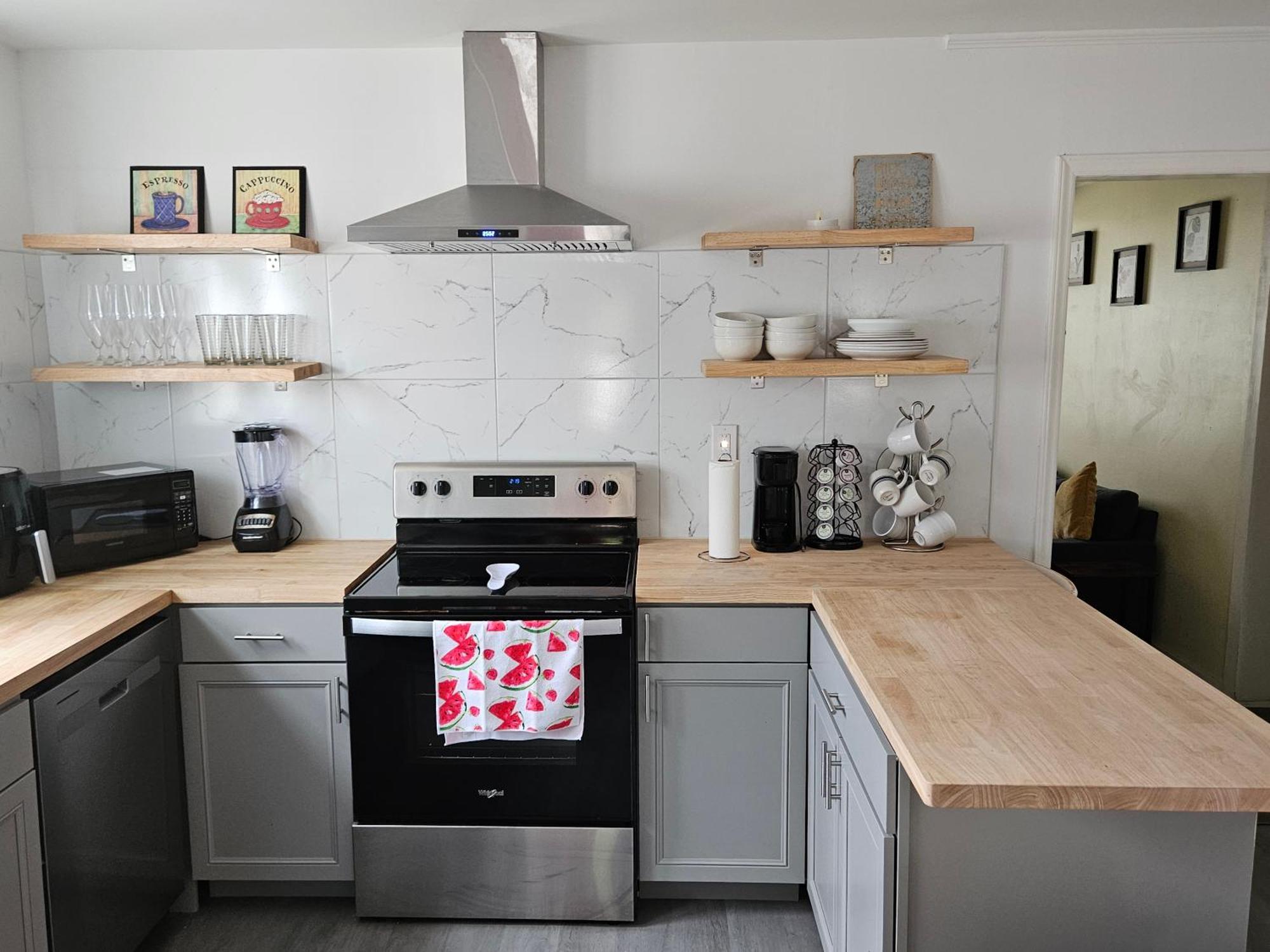 Private Single Level Standalone House Large Lot - 3 Bedrooms 샬럿 외부 사진
